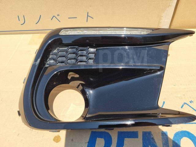 Накладка противотуманной фары правая Subaru WRX STI VA FA20F