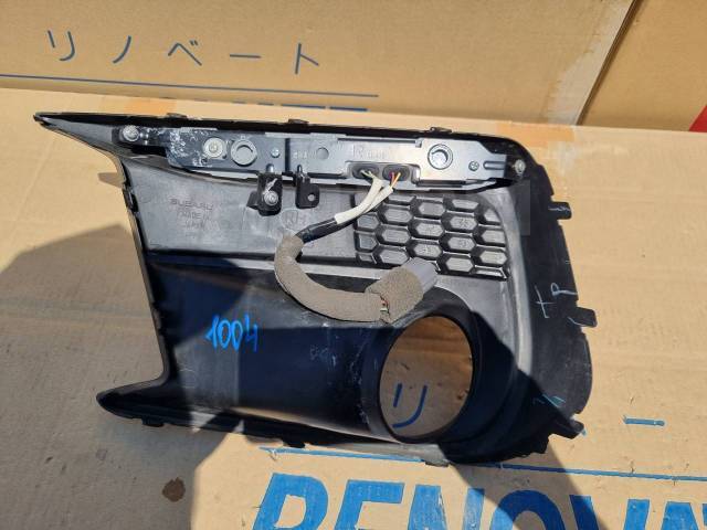 Накладка противотуманной фары правая WRX STI VA FA20F