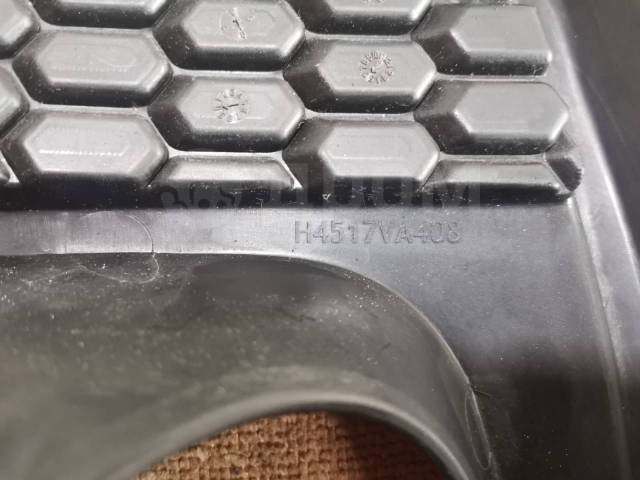 Накладка противотуманной фары правая WRX STI VA FA20F