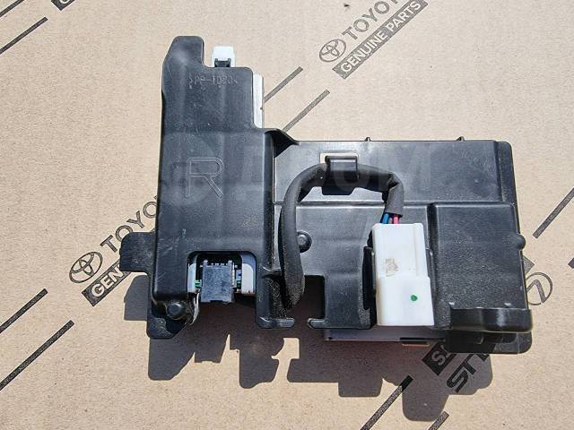 Блок управления фарой LS460 USF40