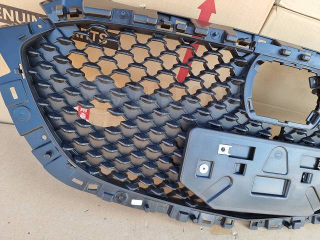 Решетка передняя Mazda2 2018-2023 ( DJ )