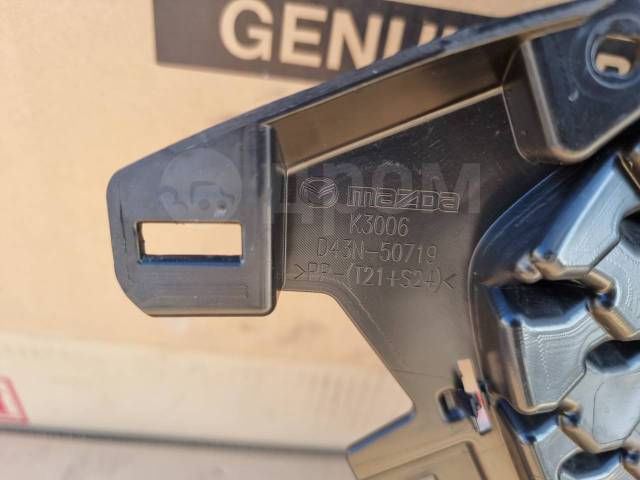 Решетка передняя Mazda2 2018-2023 ( DJ )