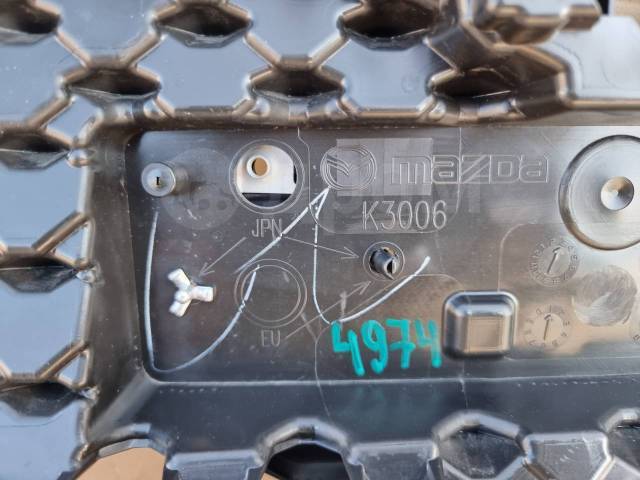 Решетка передняя Mazda2 2018-2023 ( DJ )