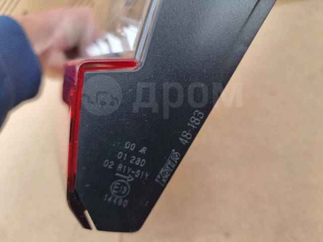 Стоп-сигнал правый RX200t AGL25W