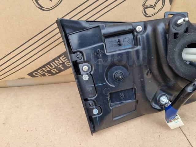 Стоп-сигнал правый RX200t AGL25W