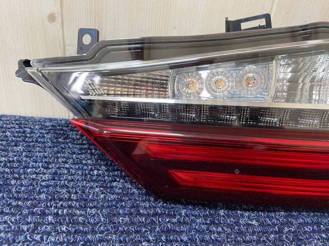 Стоп-сигнал правый RX200t AGL25W