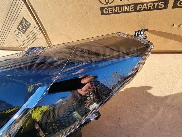 Фара передняя левая Corolla Cross 2020-2023 ( MVA10 ) Фара передняя левая Corolla Cross 2020-2023 ( MVA10 )