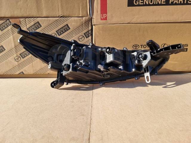 Фара передняя левая Corolla Cross 2020-2023 ( MVA10 ) Фара передняя левая Corolla Cross 2020-2023 ( MVA10 )