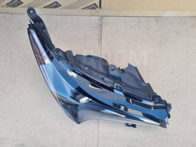 Фара передняя правая NX200 2014-2017 ZGZ10