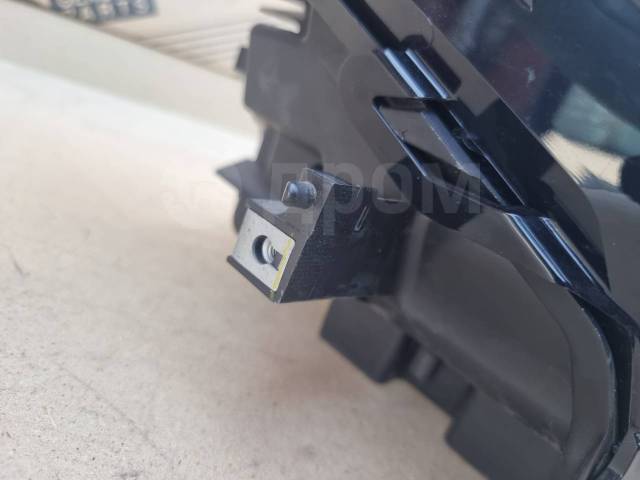 Фара передняя правая NX200 2014-2017 ZGZ10