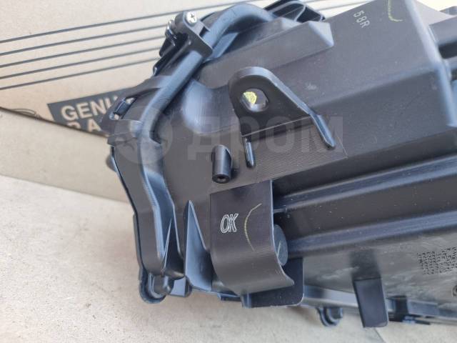 Фара передняя правая NX200 2014-2017 ZGZ10