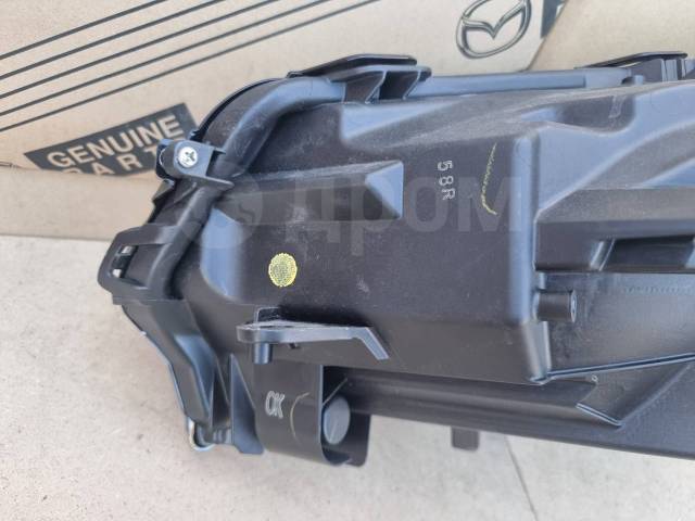 Фара передняя правая NX200 2014-2017 ZGZ10