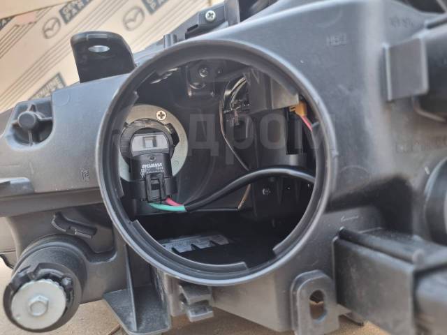 Фара передняя правая NX200 2014-2017 ZGZ10