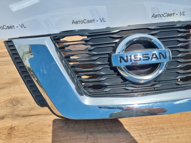 Решетка радиатора передняя Nissan X-Trail T32