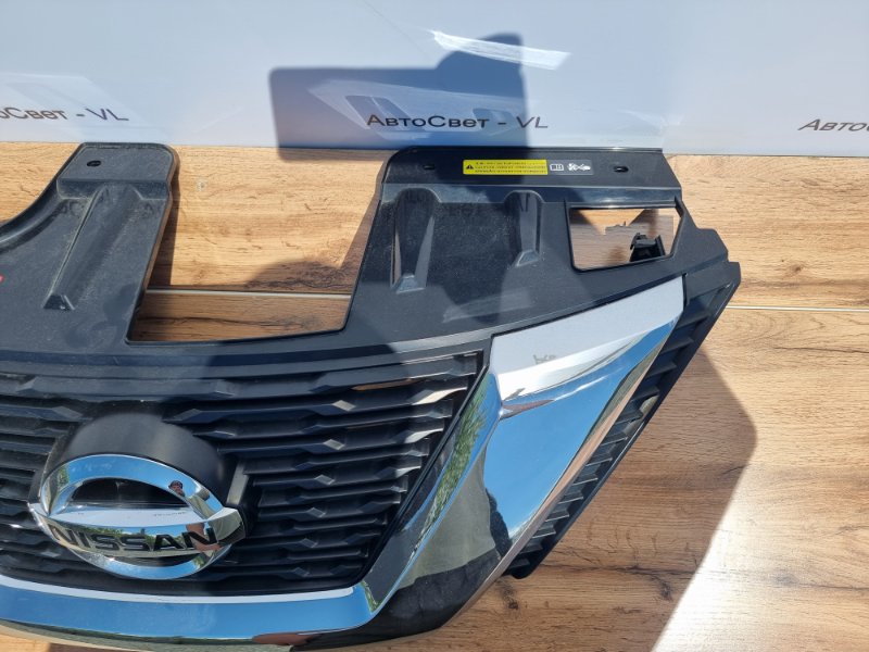 Решетка радиатора передняя X-Trail 2017-2020 T32