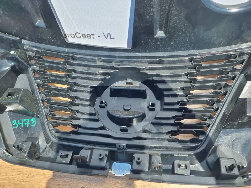 Решетка радиатора передняя X-Trail 2017-2020 T32