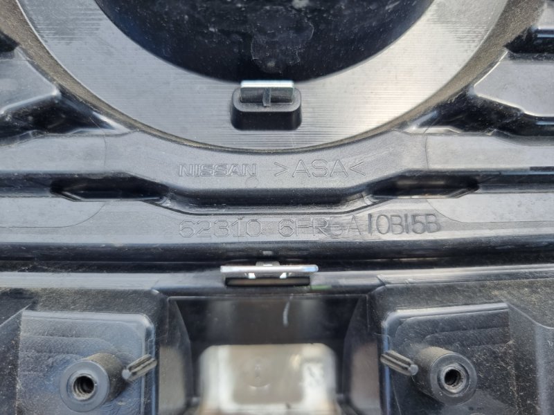 Решетка радиатора передняя X-Trail 2017-2020 T32