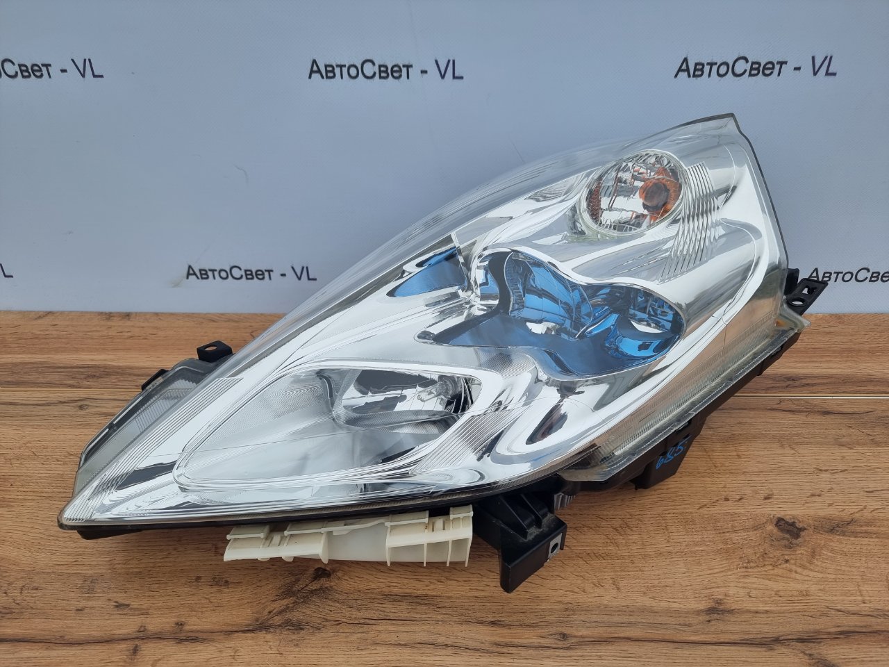 Запчасть фара светодиодная передняя левая Nissan Leaf 2009-2017 AZE0 ZE0 1862 контрактная Фара светодиодная передняя левая Nissan Leaf 2009-2017 AZE0 ZE0 1862 контрактная