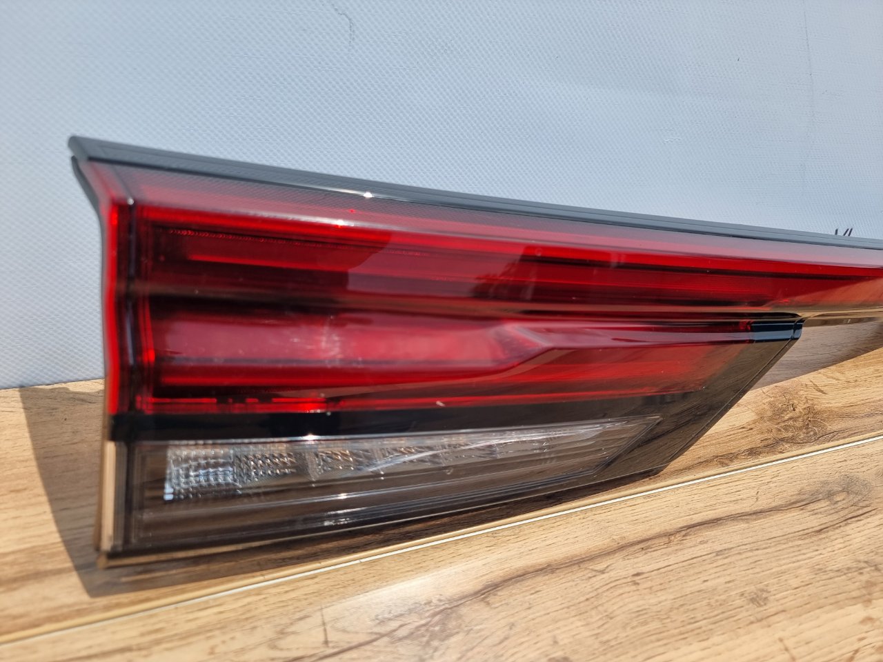 Стоп-сигнал передний левый Nissan Note E13