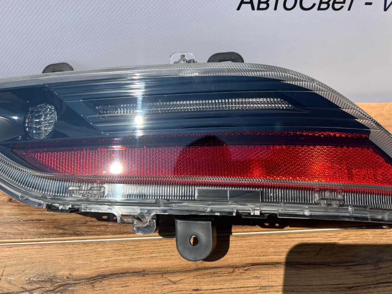 Поворотник в бампер задний правый Toyota Harrier ( XU80 ) Поворотник в бампер задний правый Toyota Harrier ( XU80 )