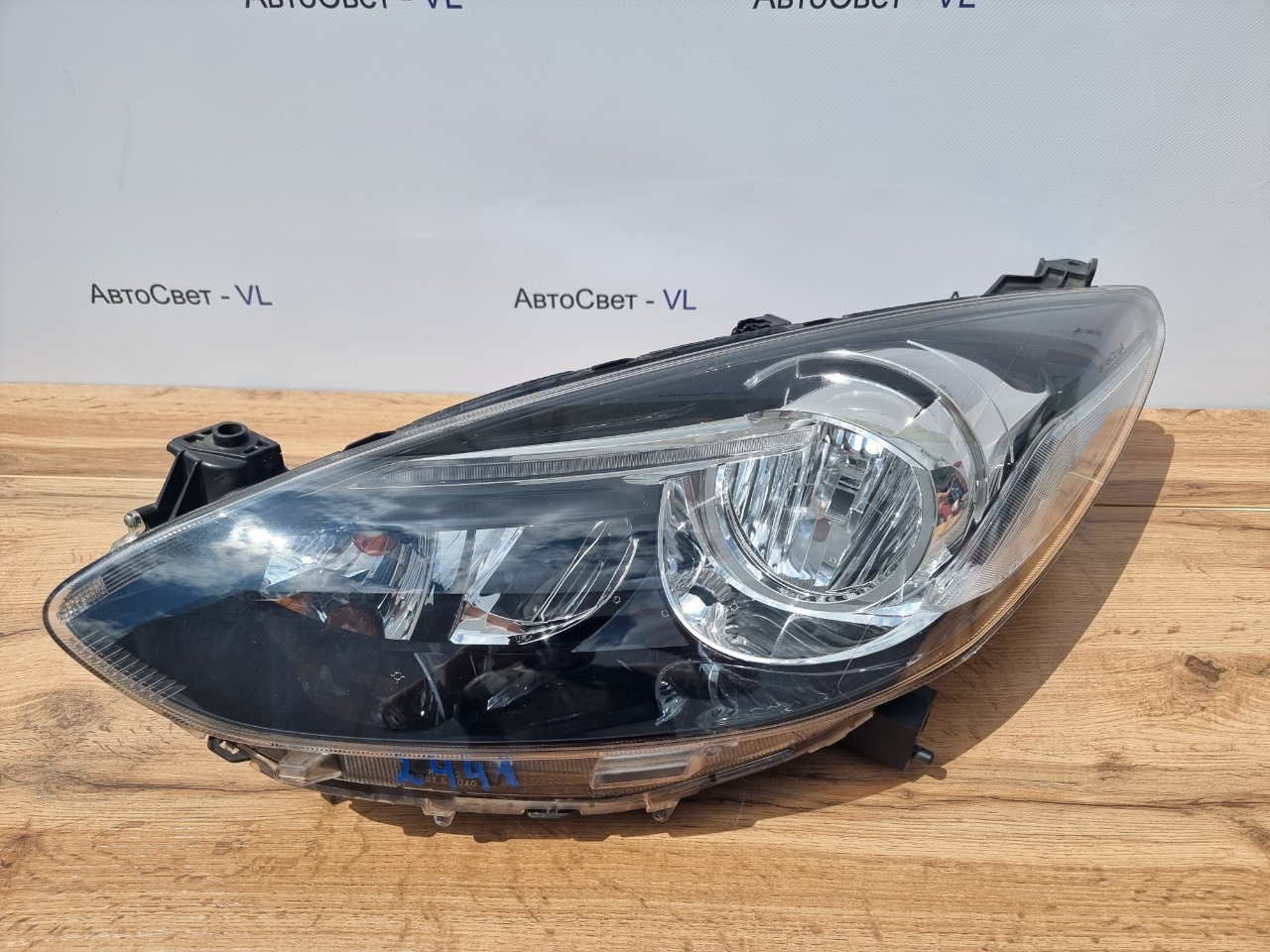 Фара светодиодная передняя левая Mazda Demio 2011-2014 ( DE ) W1212 контрактная