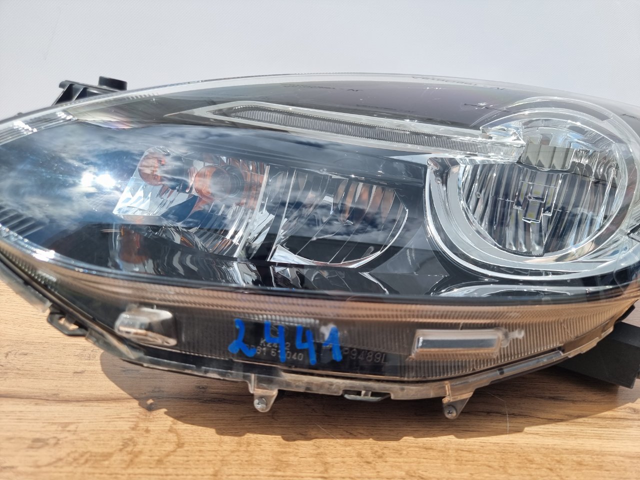 Фара светодиодная передняя левая Mazda Demio ( DE )