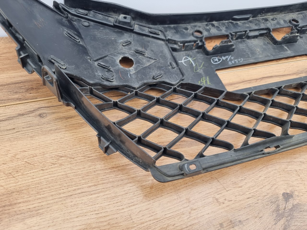 Решетка радиатора передняя Crown 2012-2015 ( S210 ) Решетка радиатора передняя Crown 2012-2015 ( S210 )