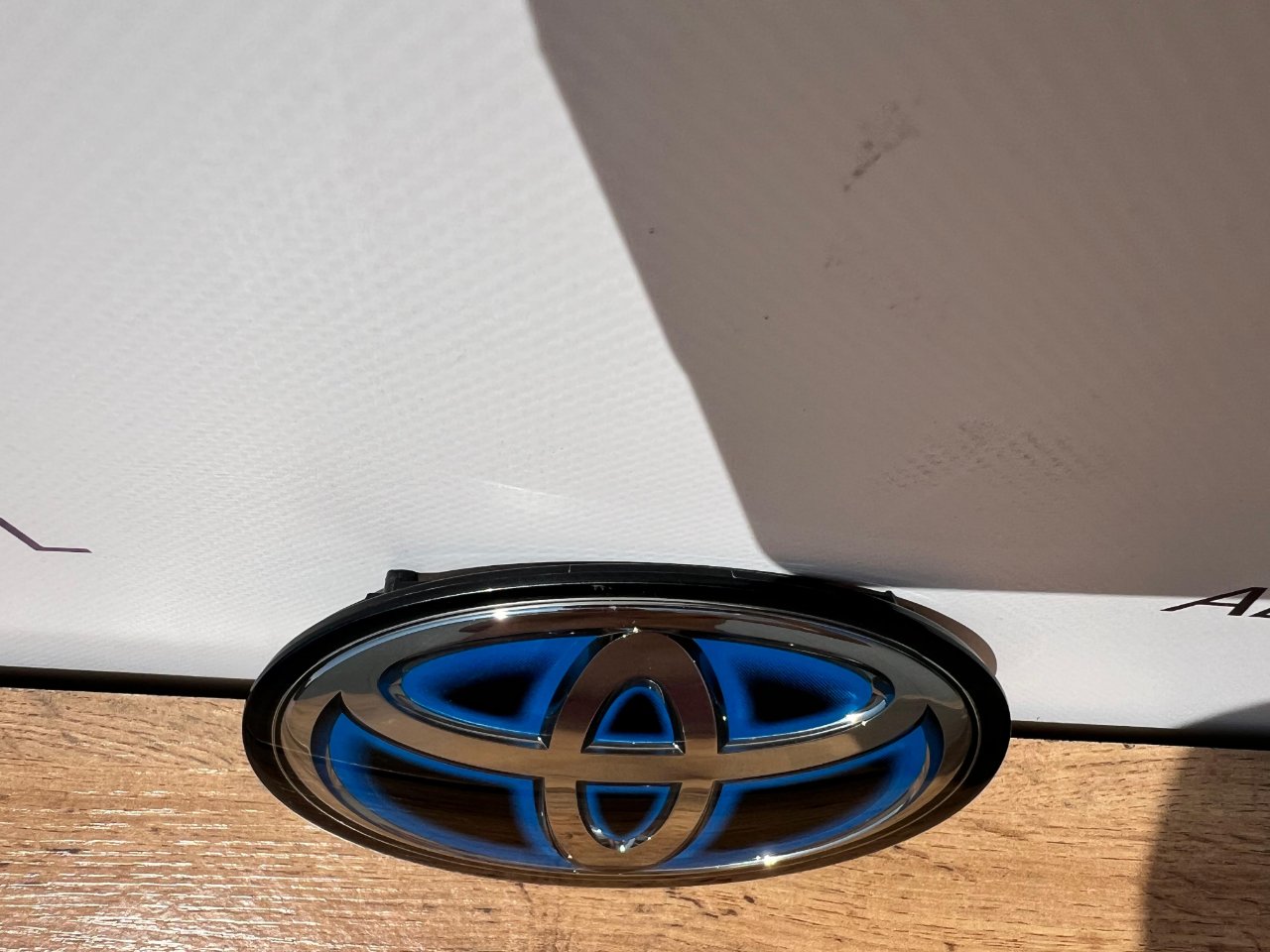 Эмблема передняя Prius 2015-2022 ( XW50 )