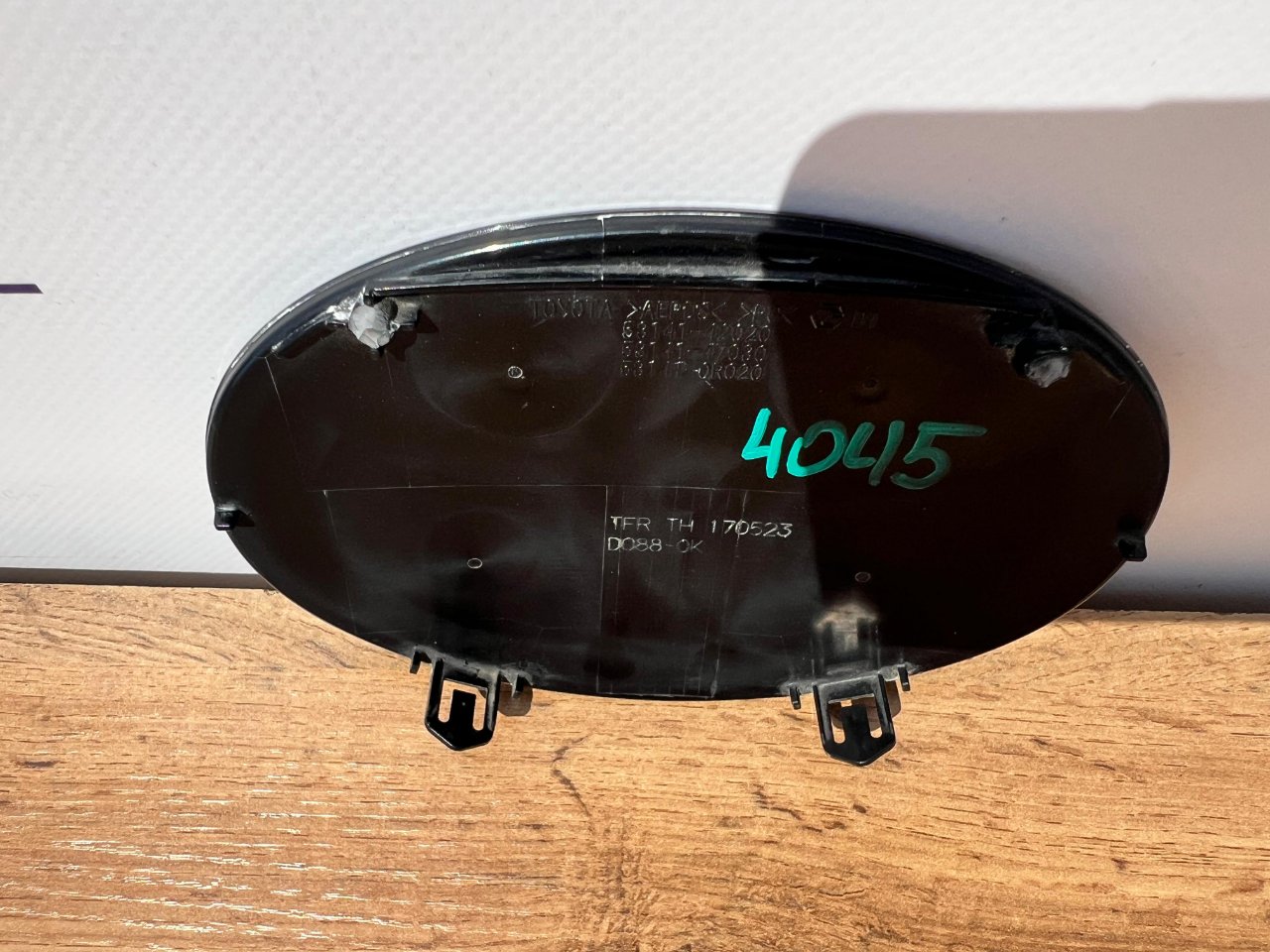 Эмблема передняя Prius 2015-2022 ( XW50 )