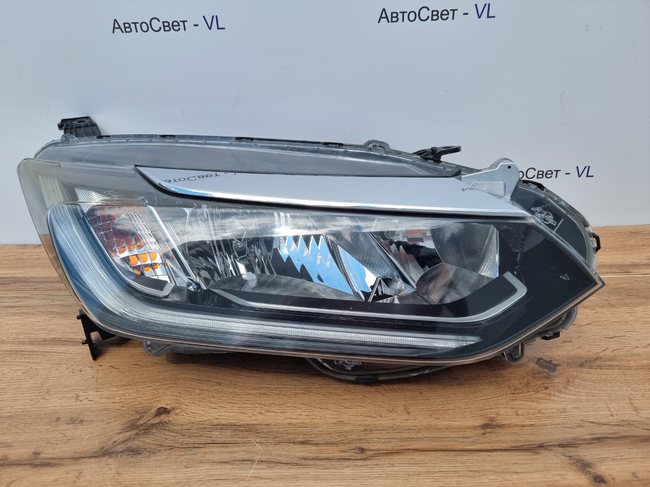 Фара галогеновая передняя правая Honda Grace 2017-2020 ( GM ) W4174 контрактная