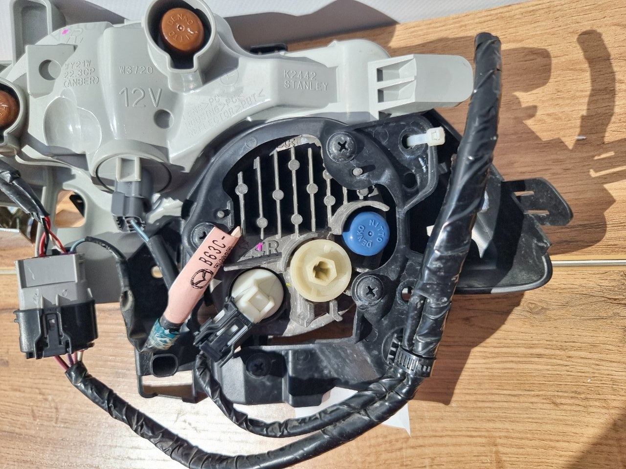 Фара противотуманная передняя правая Axela 2016-2019 ( BM )