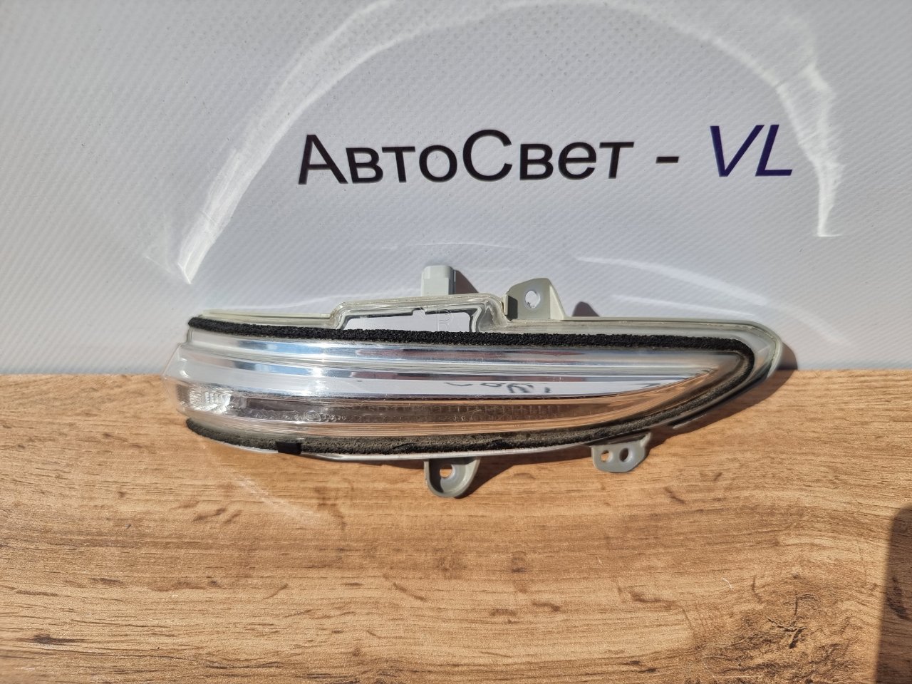 Повторитель поворота передний правый Toyota Crown 2012-2018 ( S210 ) 30-403 контрактная