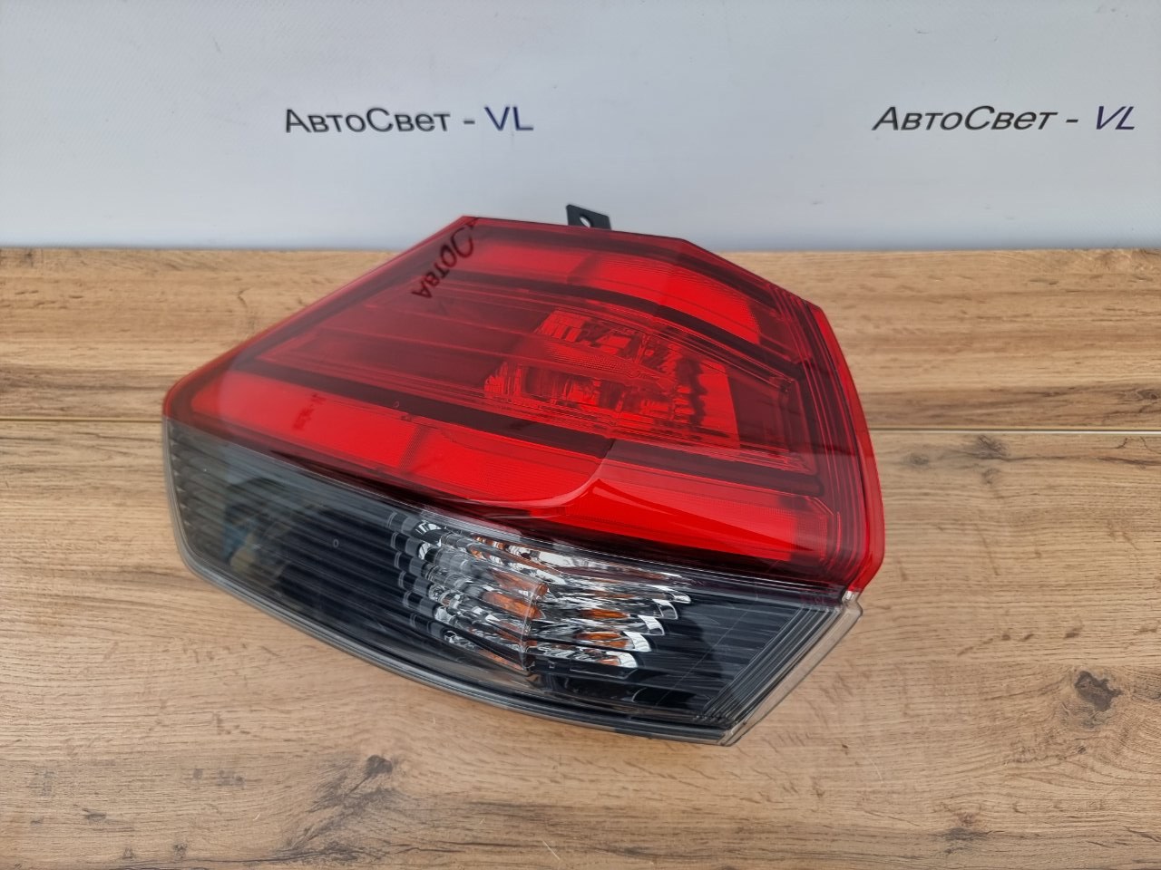 Стоп-сигнал задний левый Nissan X-Trail 2017-2022 ( T32 ) 220-23746 контрактная