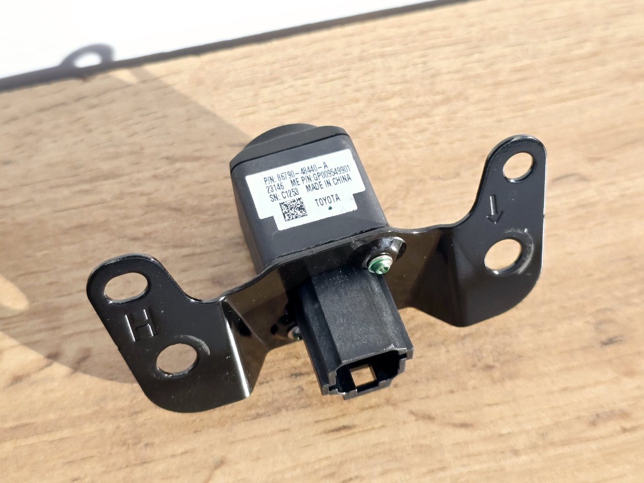 Камера переднего вида передняя Toyota Harrier ( XU80 )