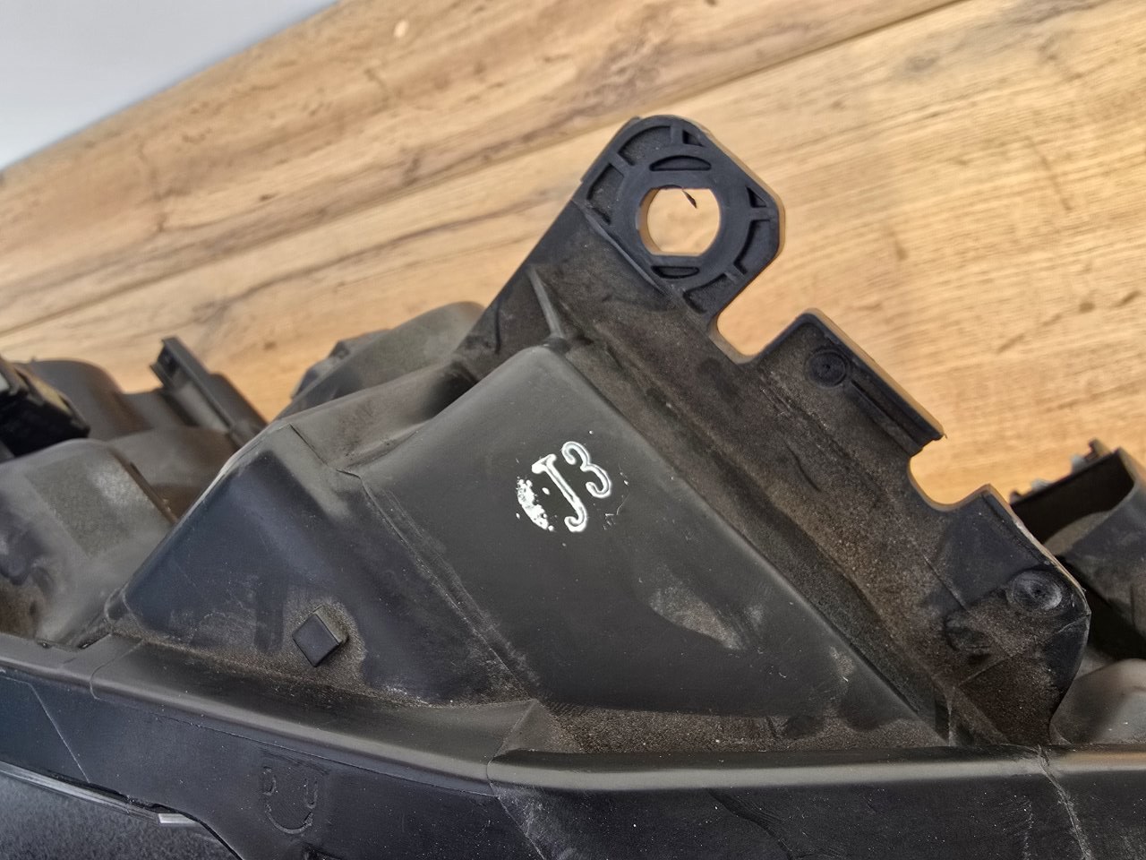 Фара галогеновая передняя правая Vezel 2018-2021 ( RU )