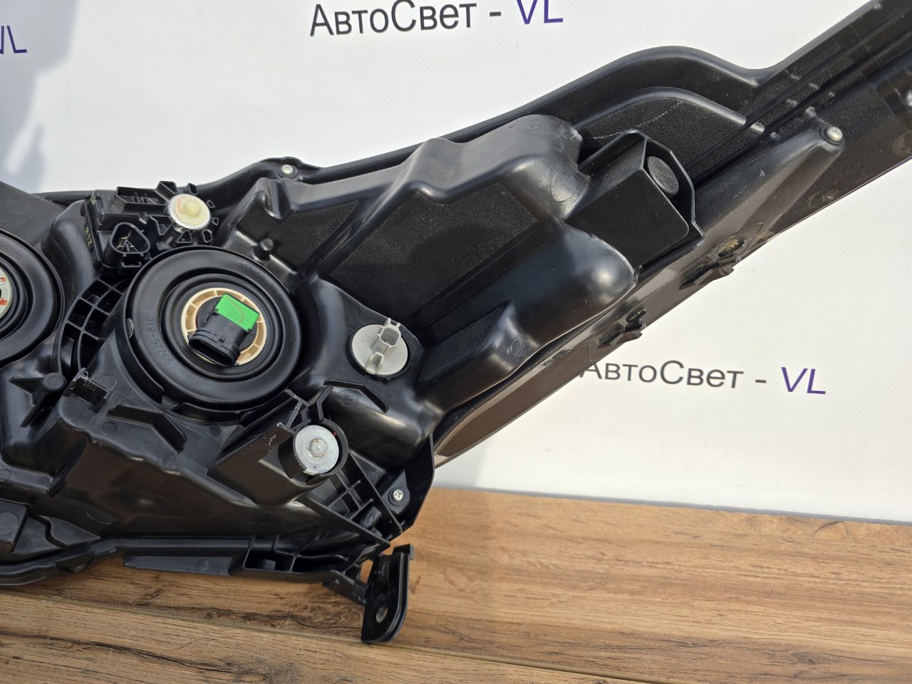 Фара галогеновая передняя правая Vezel 2018-2021 ( RU )