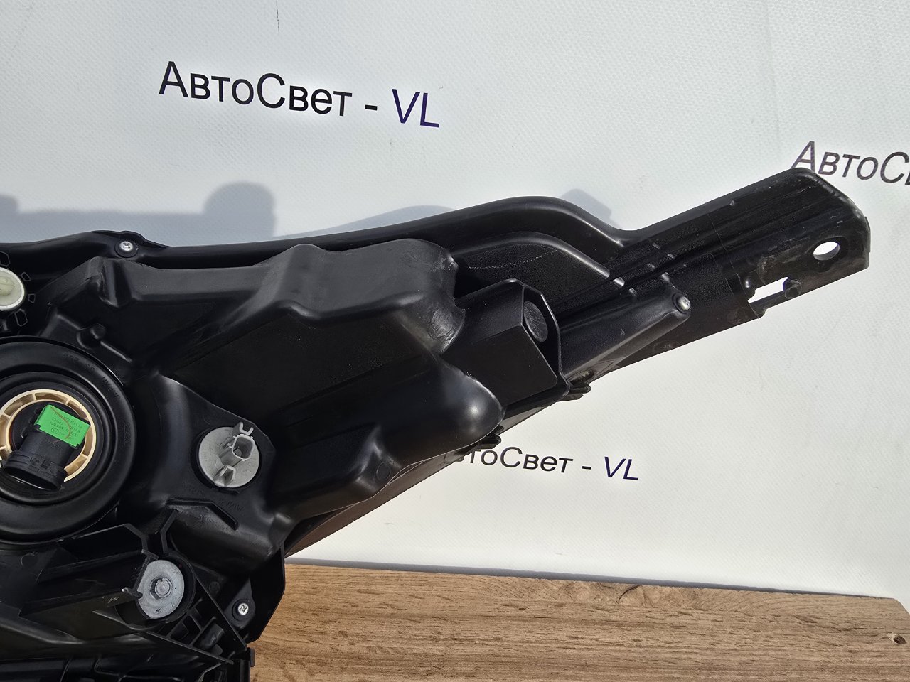Фара галогеновая передняя правая Vezel 2018-2021 ( RU )