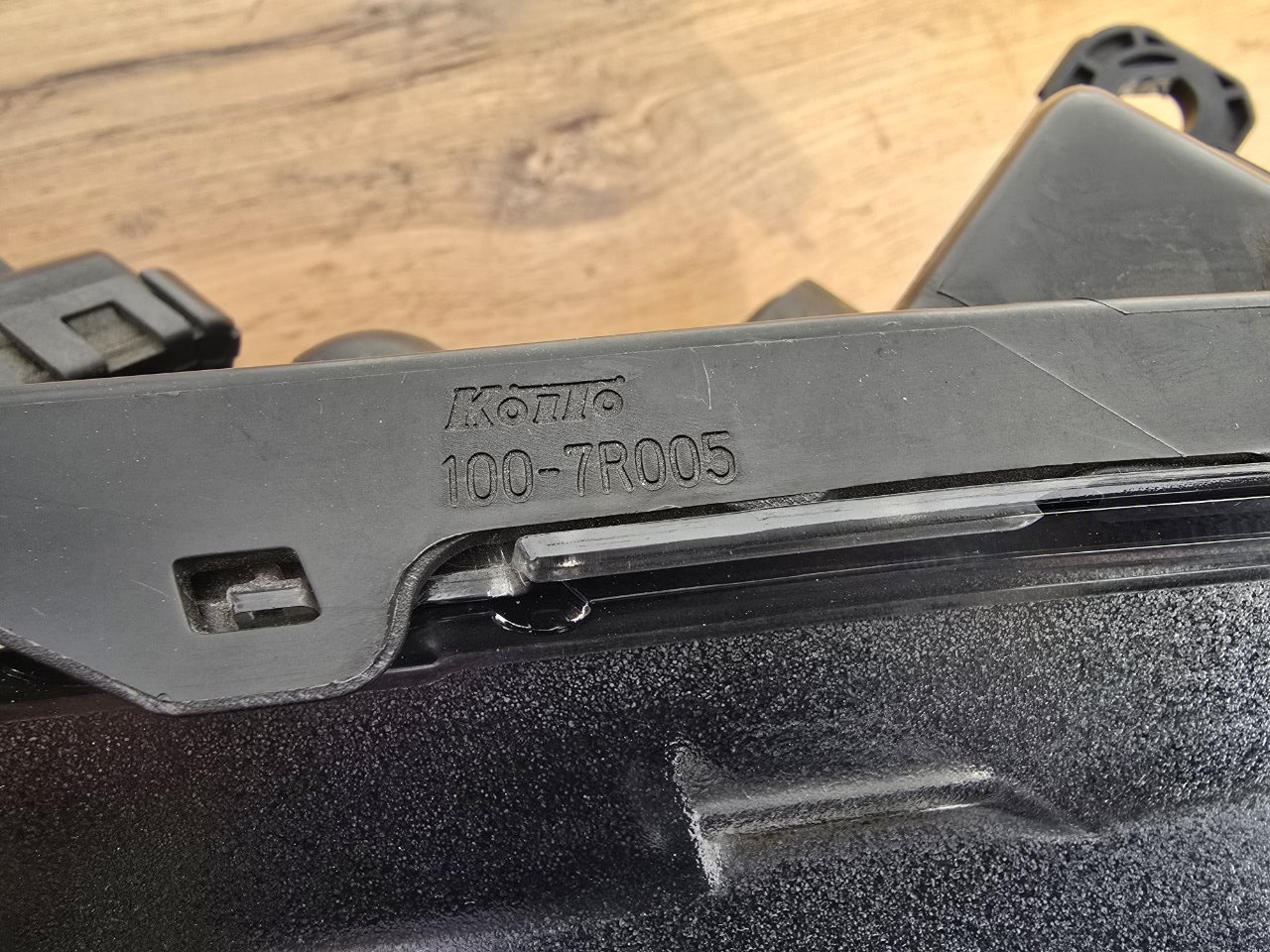 Фара галогеновая передняя правая Vezel 2018-2021 ( RU )