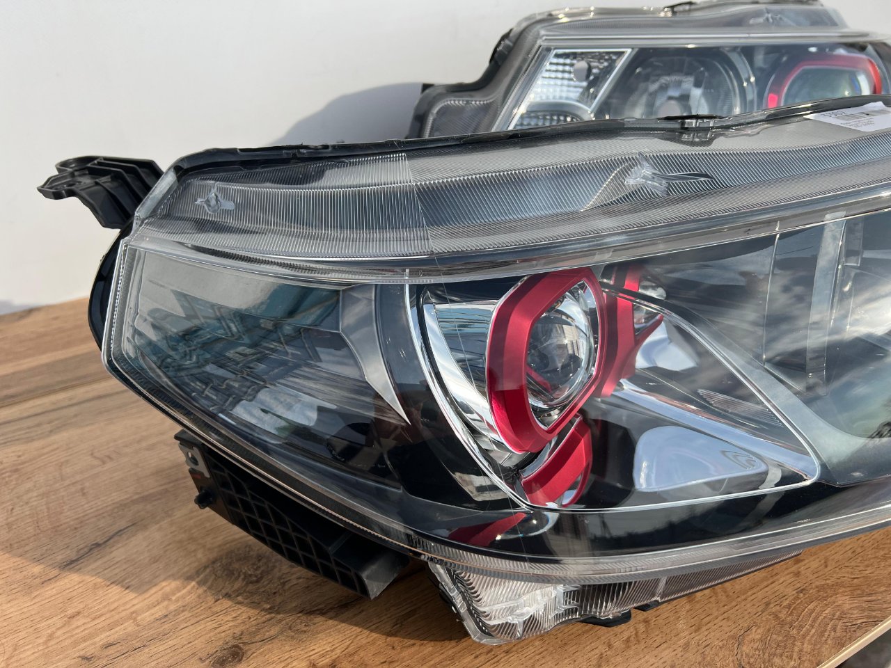 Фара светодиодная передняя Escudo 2015-2018 YD21S