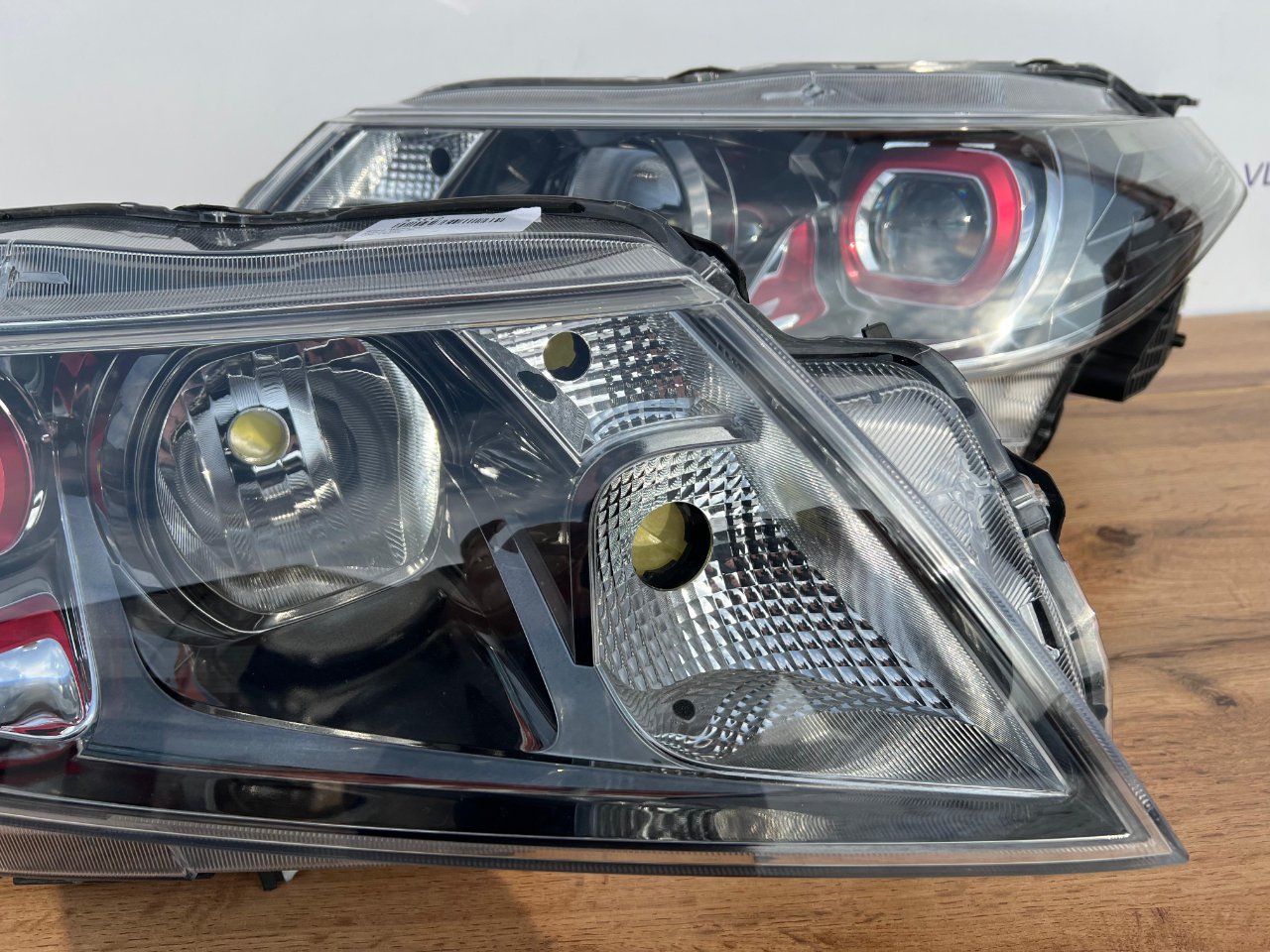 Фара светодиодная передняя Suzuki Escudo YD21S