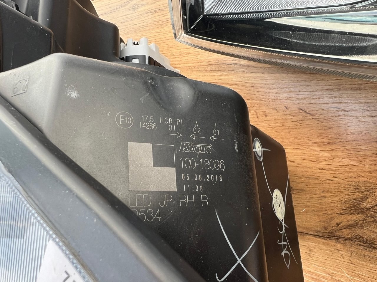 Фара светодиодная передняя Escudo 2015-2018 YD21S