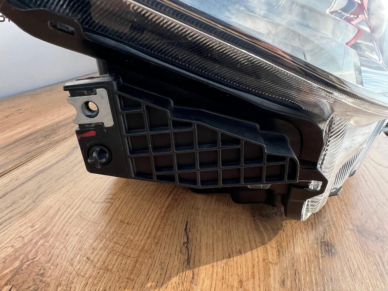 Фара светодиодная передняя Escudo 2015-2018 YD21S