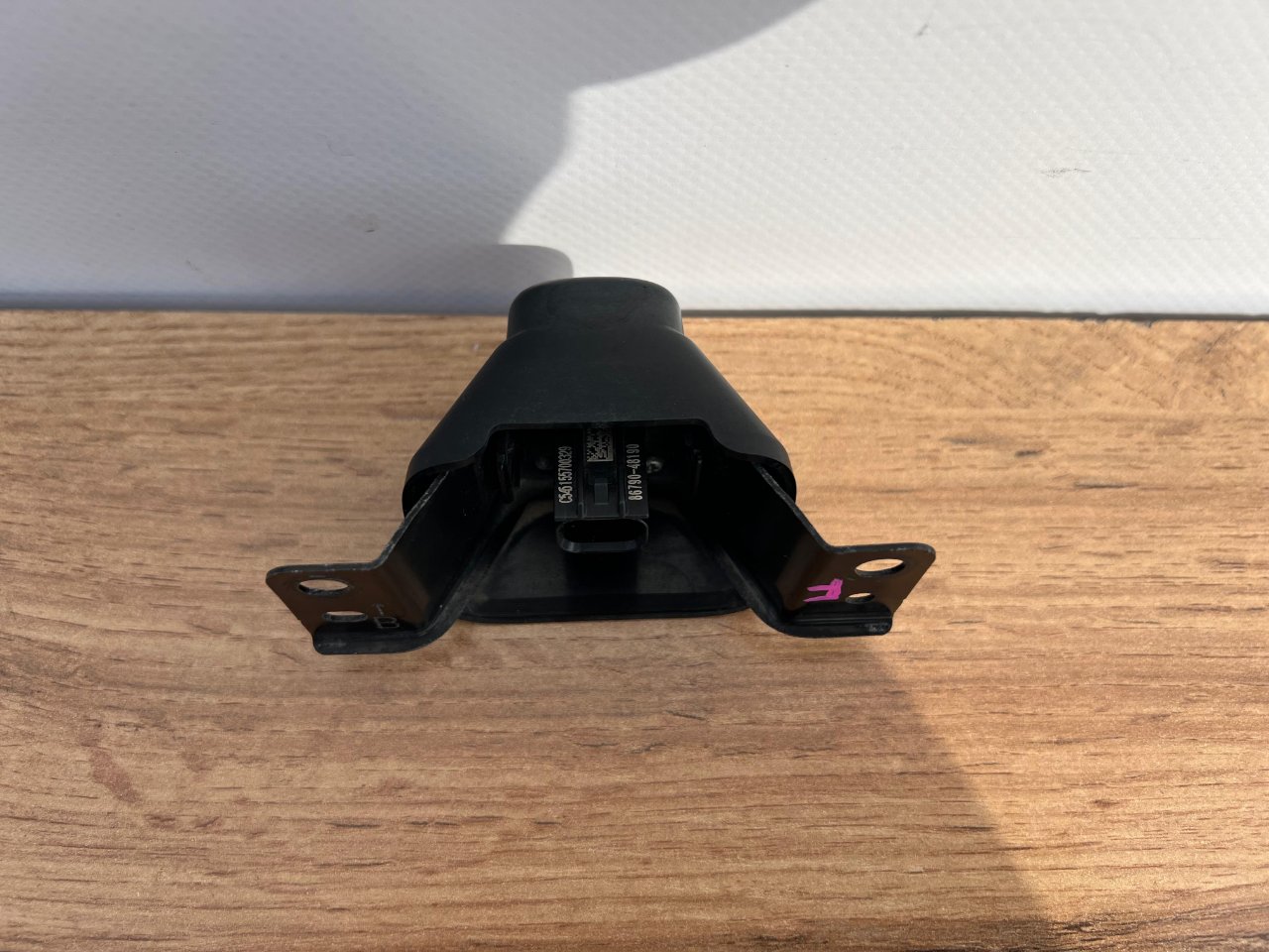 Камера переднего вида передняя Harrier 2013-2017 ( XU60 ) Камера переднего вида передняя Harrier 2013-2017 ( XU60 )