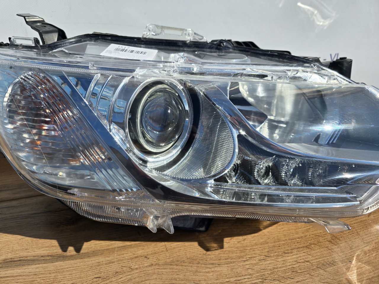 Фара ксеноновая передняя правая Camry 2014-2017 XV55