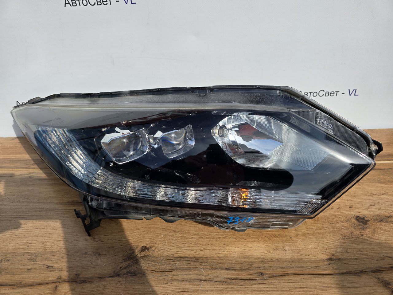 Фара светодиодная передняя правая Honda Vezel 2013-2018 ( RU ) 100-62164 контрактная