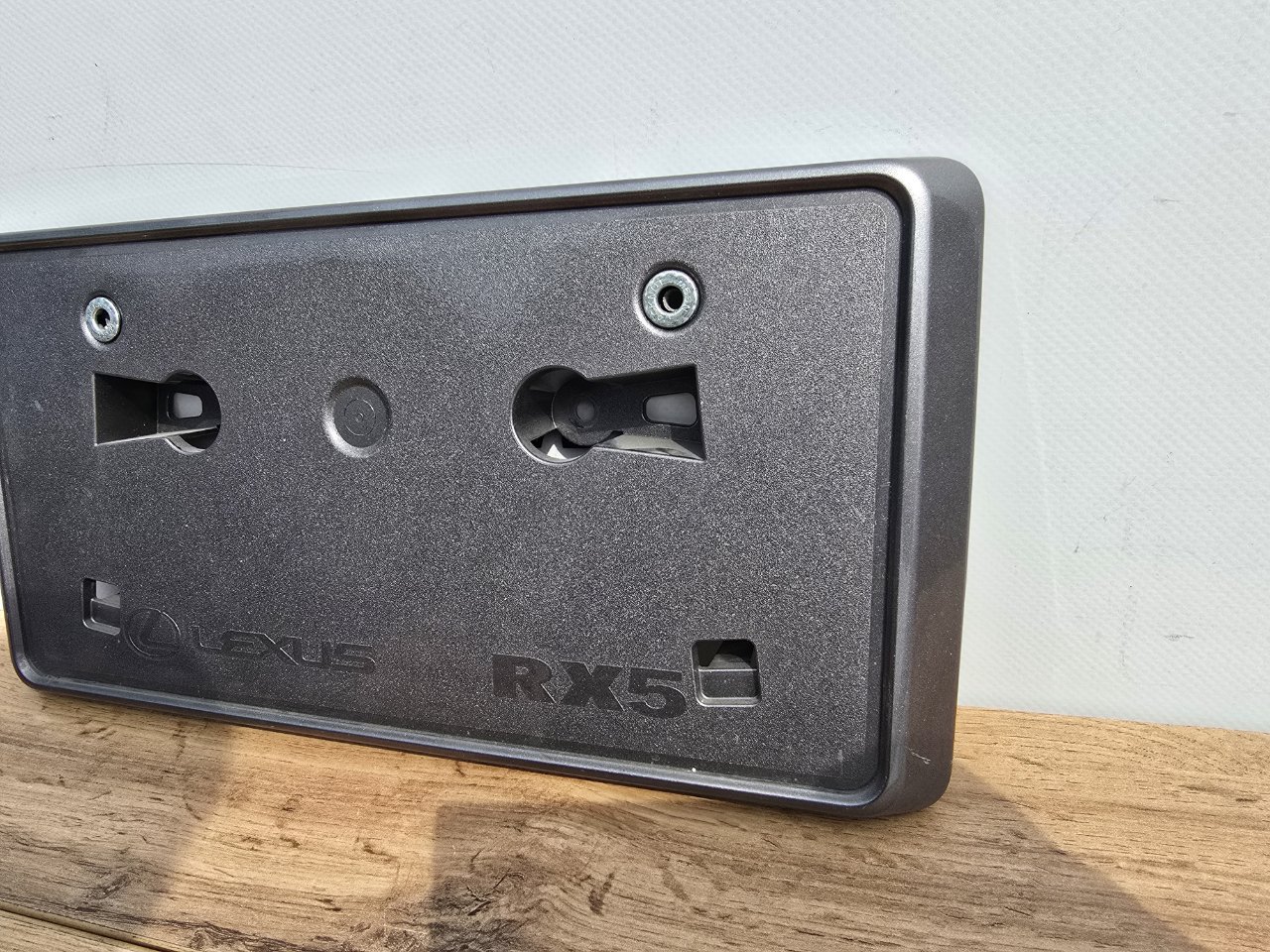 Площадка номерного знака передняя Lexus RX350h AALH10