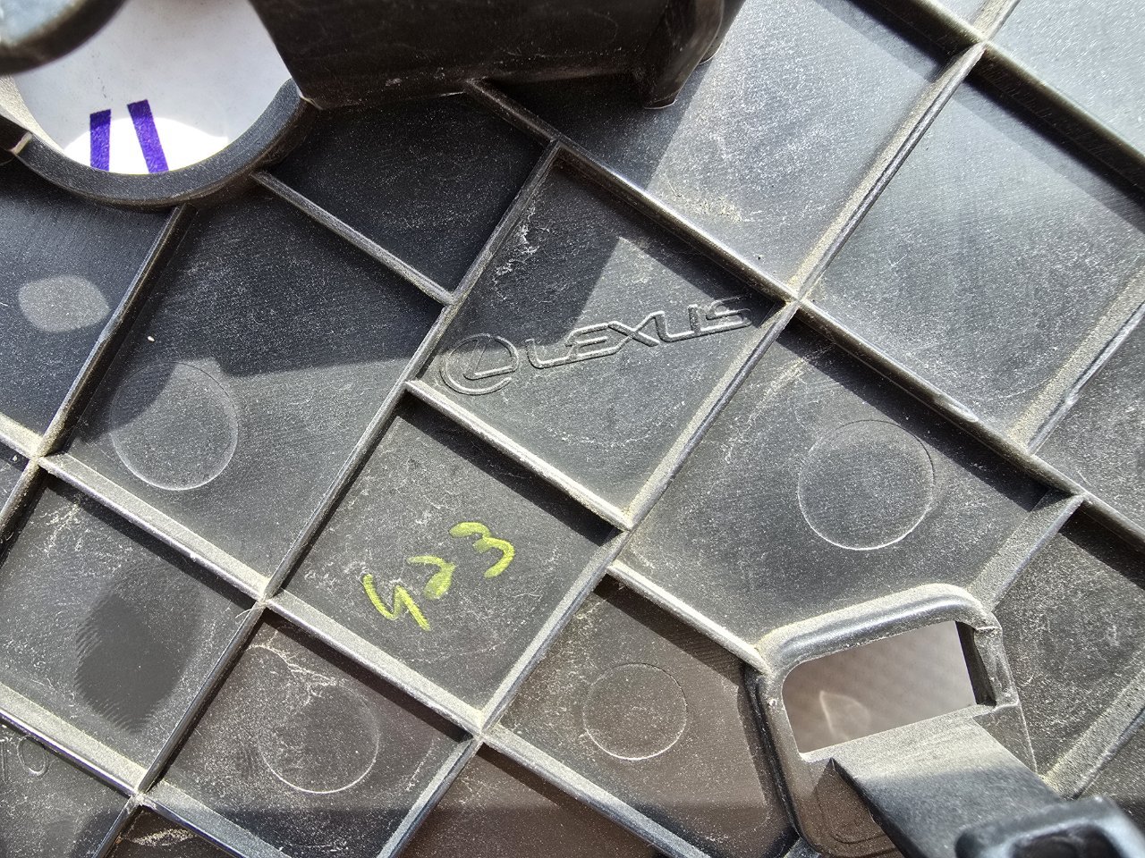 Площадка номерного знака передняя RX350h 2022-2024 AALH10