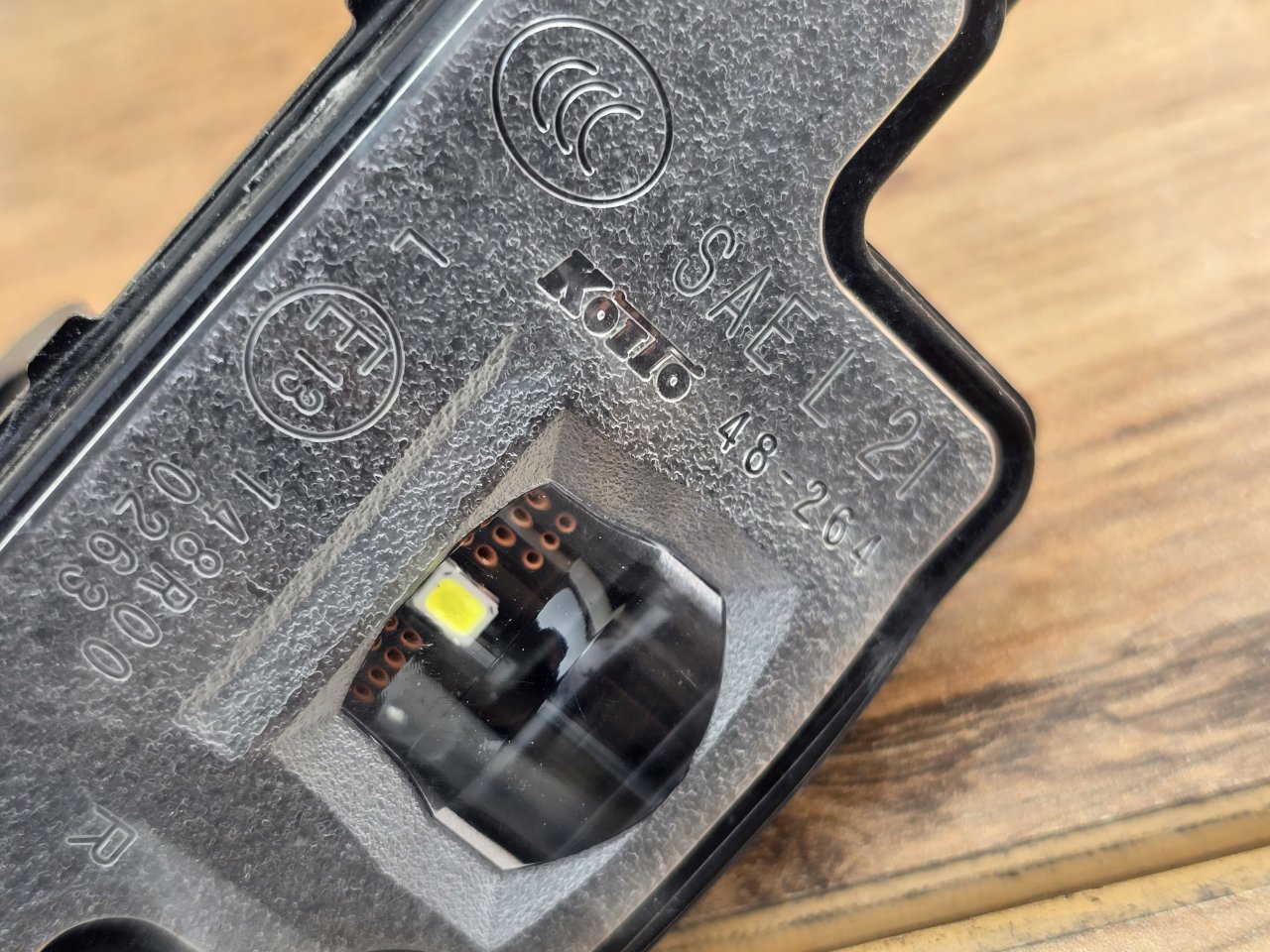 Подсветка номера задняя RX350 2022-2024 ( ALH10 )