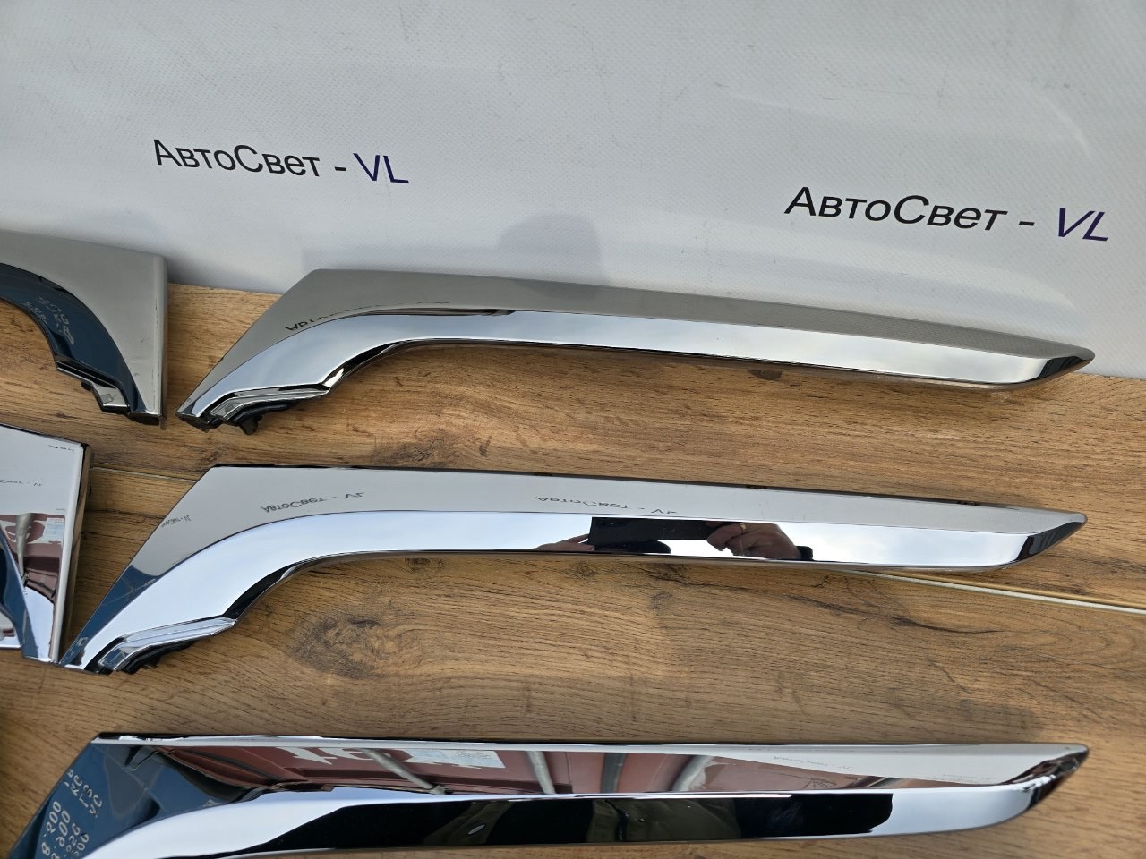 Планка фары передняя Toyota Alphard ( H30 )