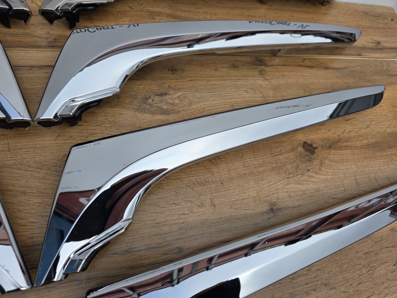 Планка фары передняя Alphard 2017-2023 ( H30 )